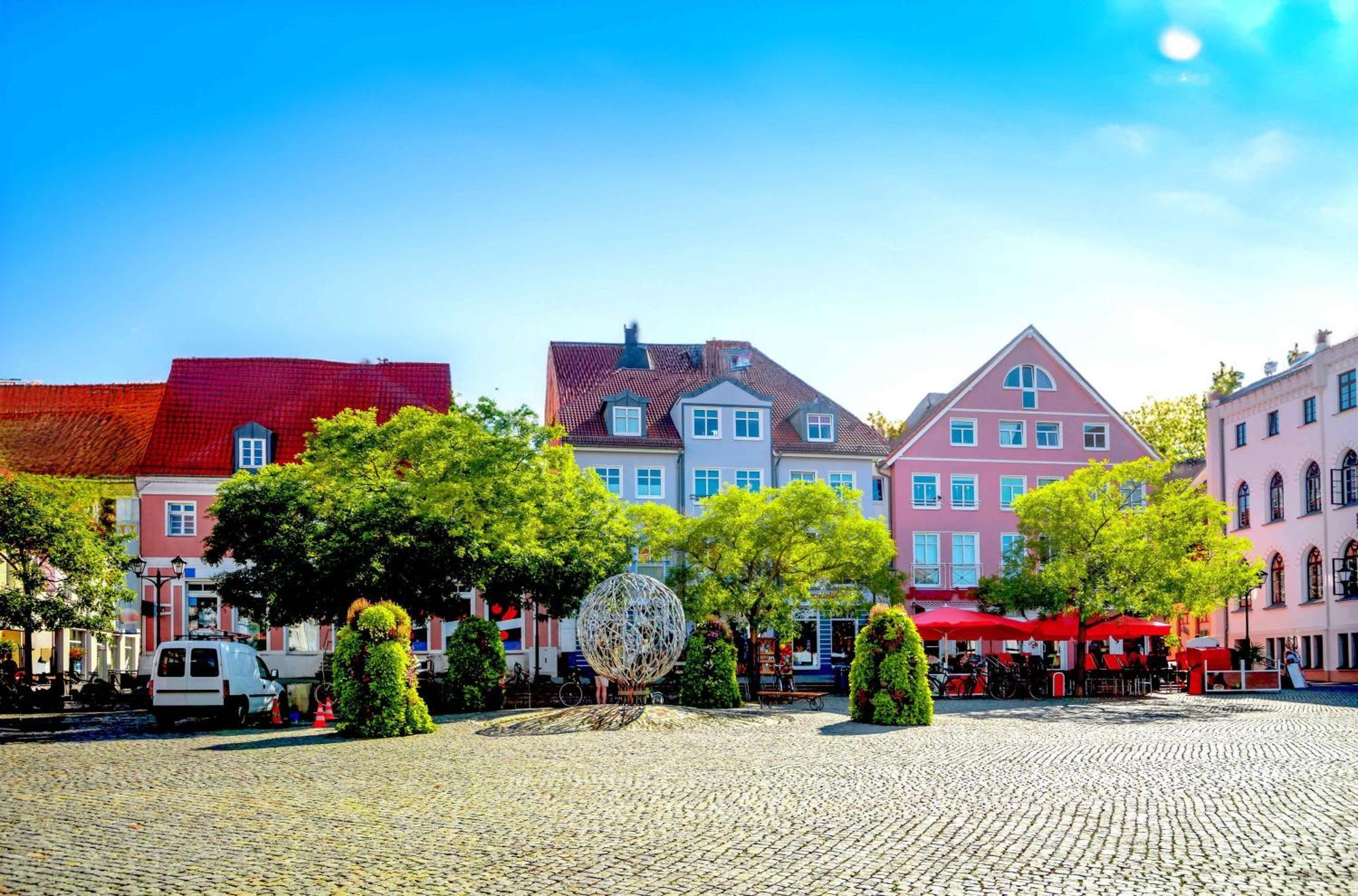 Mueritzwind In Der Warener Altstadt Варен Экстерьер фото